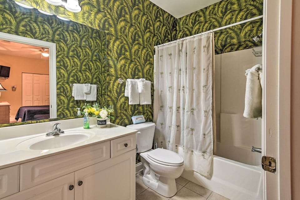 Bathroom 2 | Towels Provided