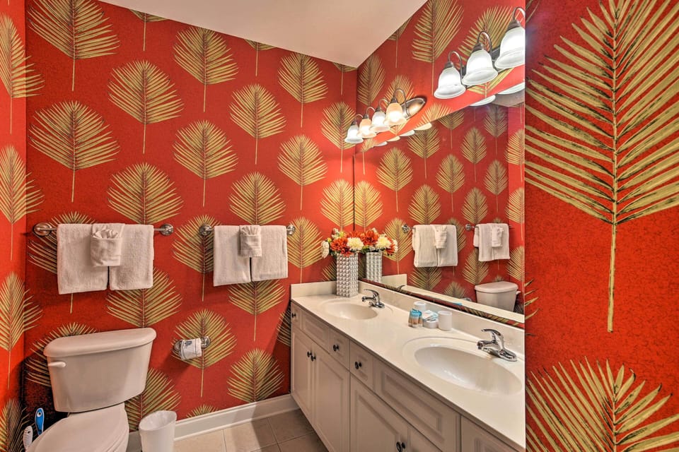 En-Suite Bathroom | Towels Provided