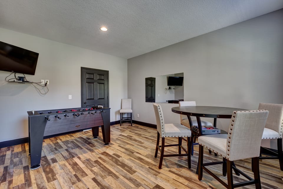 Front game room