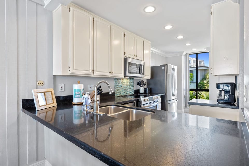 Spacious kitchen with everything you need to cook and entertain