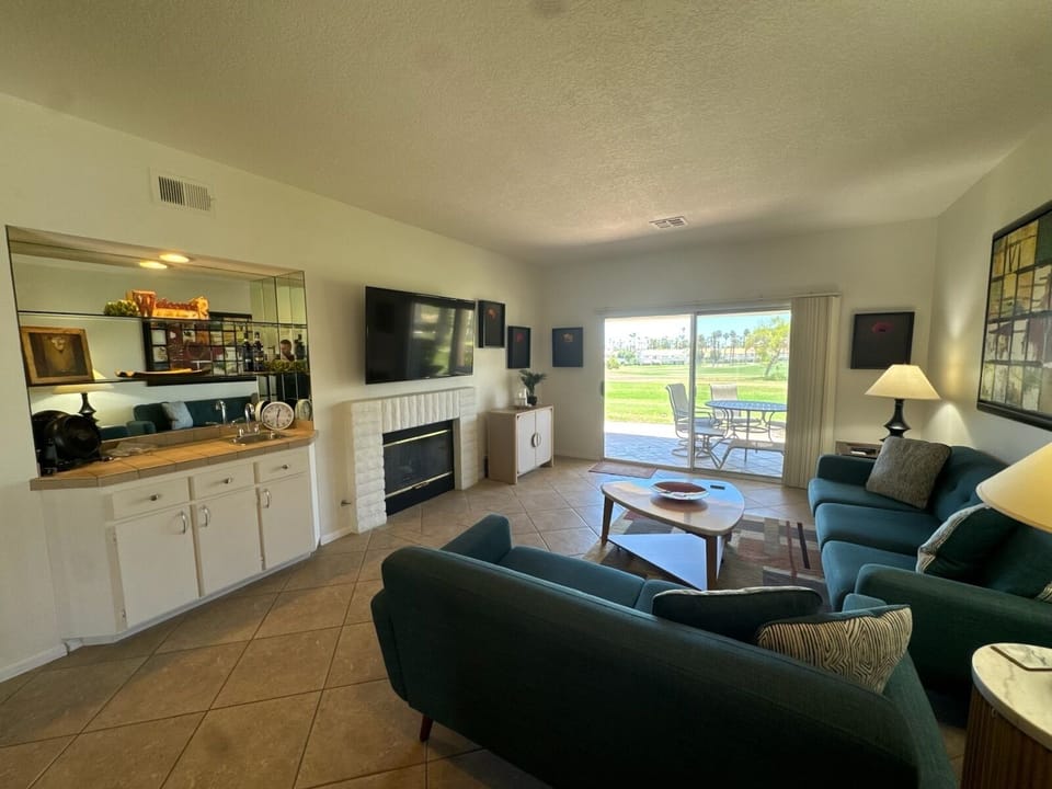 Lounge Fire Place