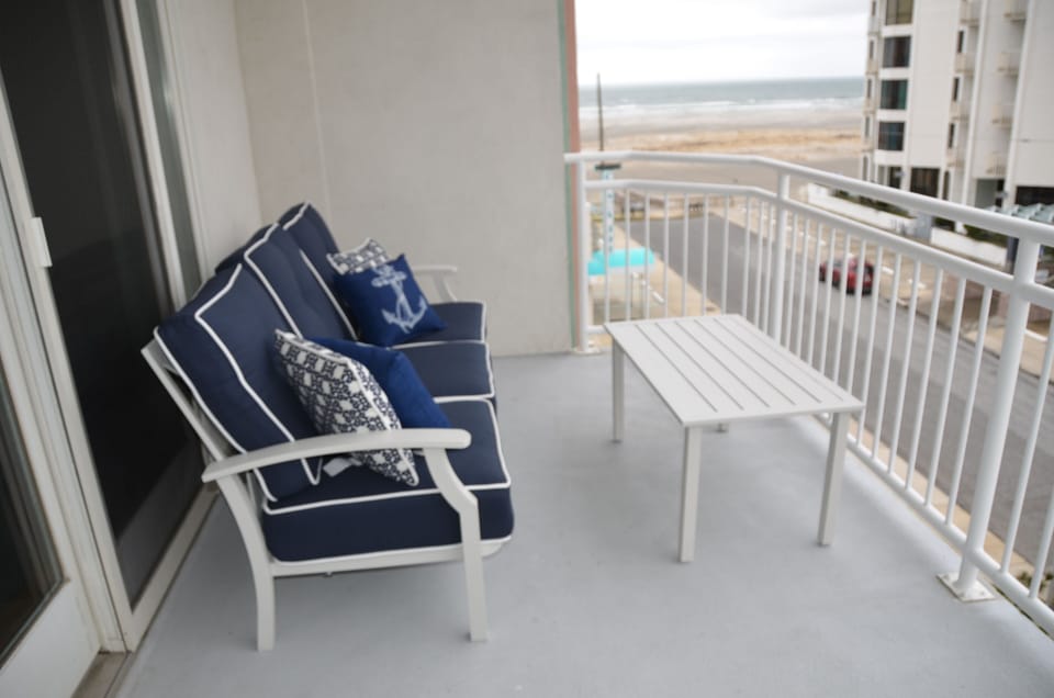 Balcony ocean view and sofa