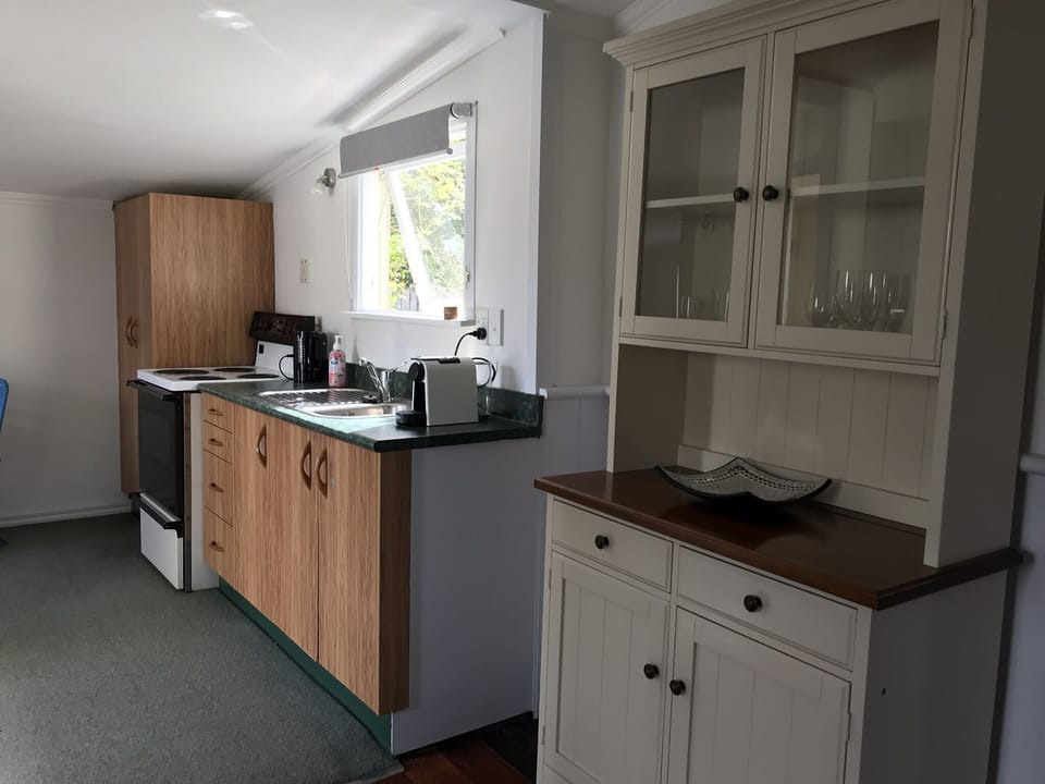 Small kitchen with all the basics