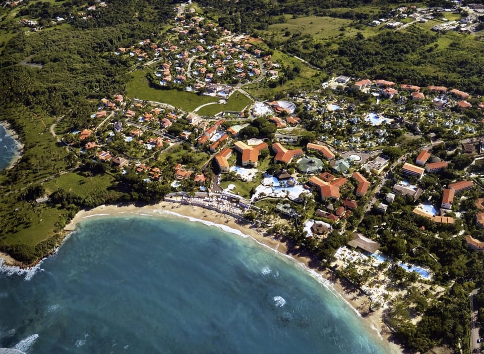The resort is located on Confresi Beach