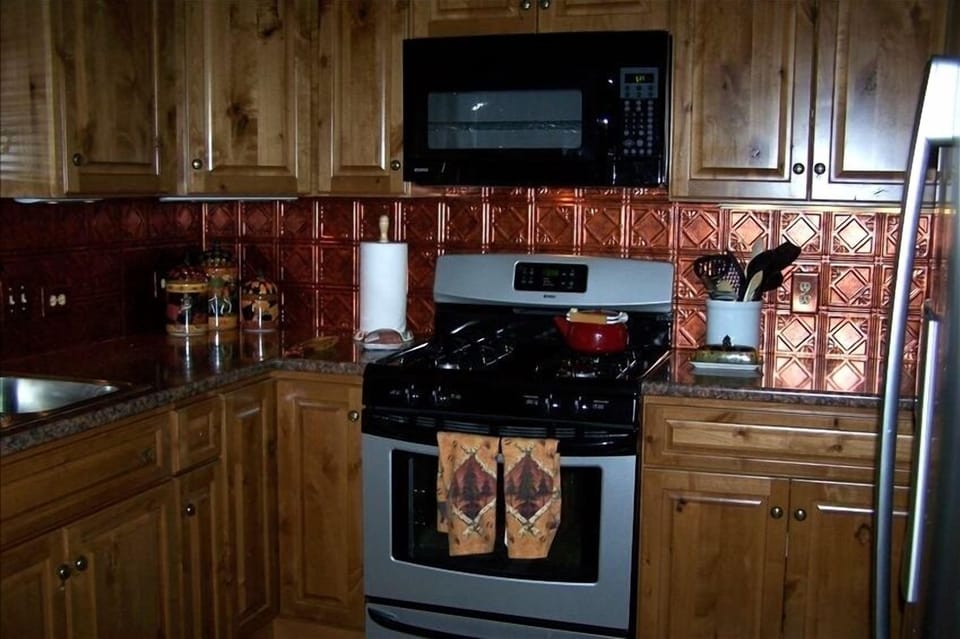 Totally updated kitchen- a pleasure for the chef in your group!