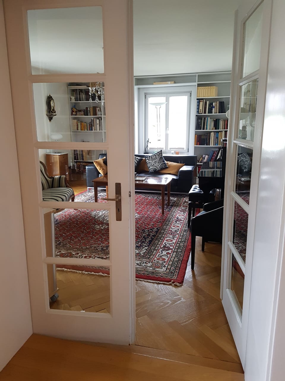 Living room with balcony, Piano, TV