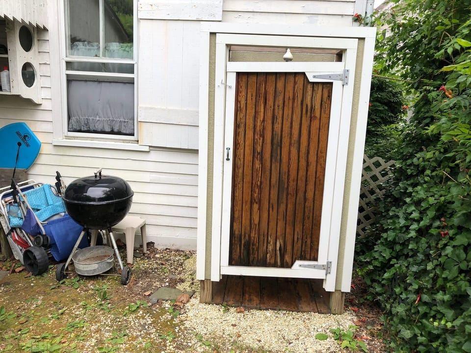 Out side shower and grill 