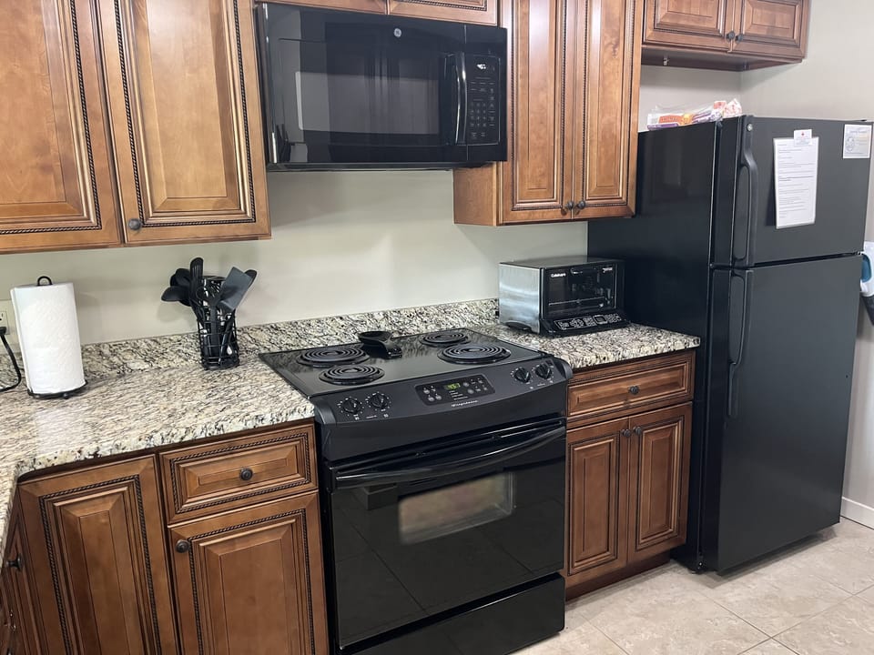 Full size kitchen