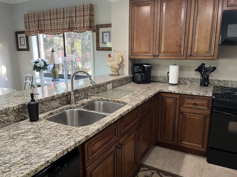Full size kitchen