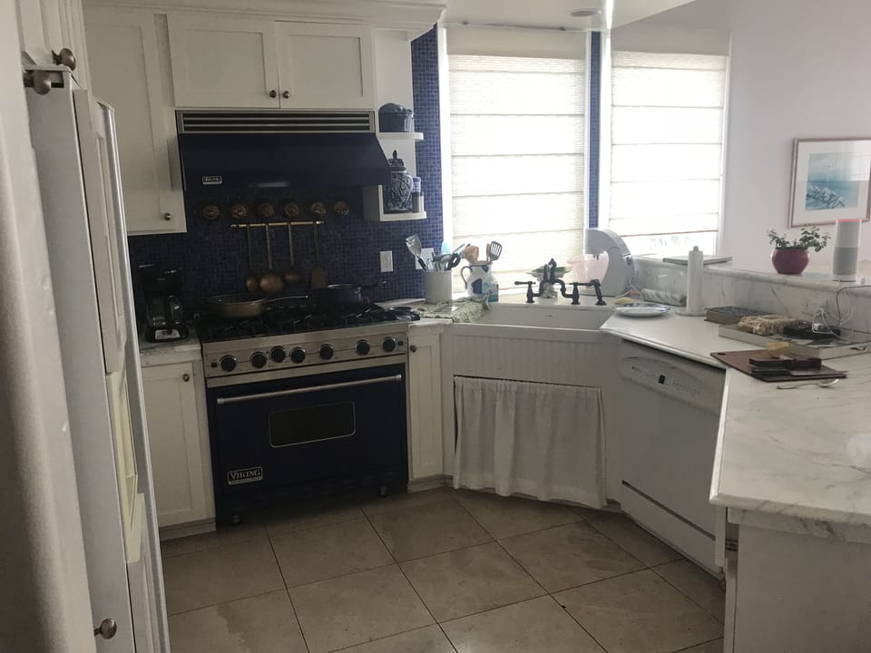 Viking range kitchen