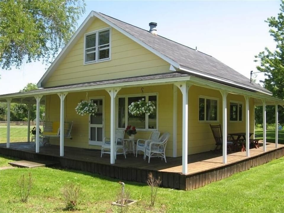 Our Scratch Pad cottage is on Centennial Ave. in Thousand...