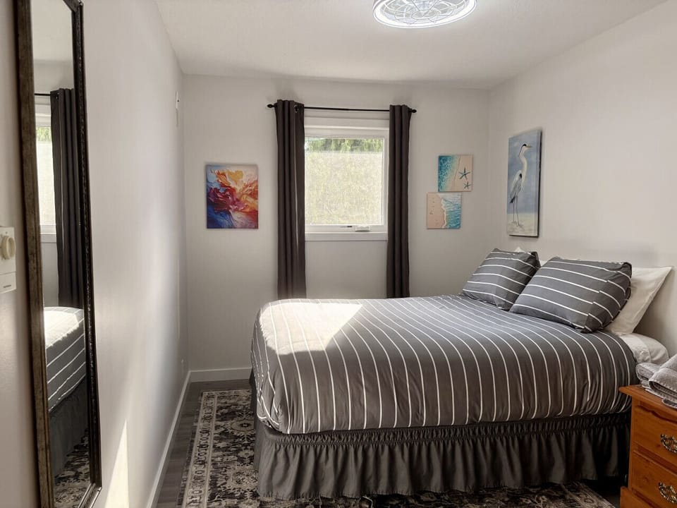 2nd Bedroom, Queen Bed