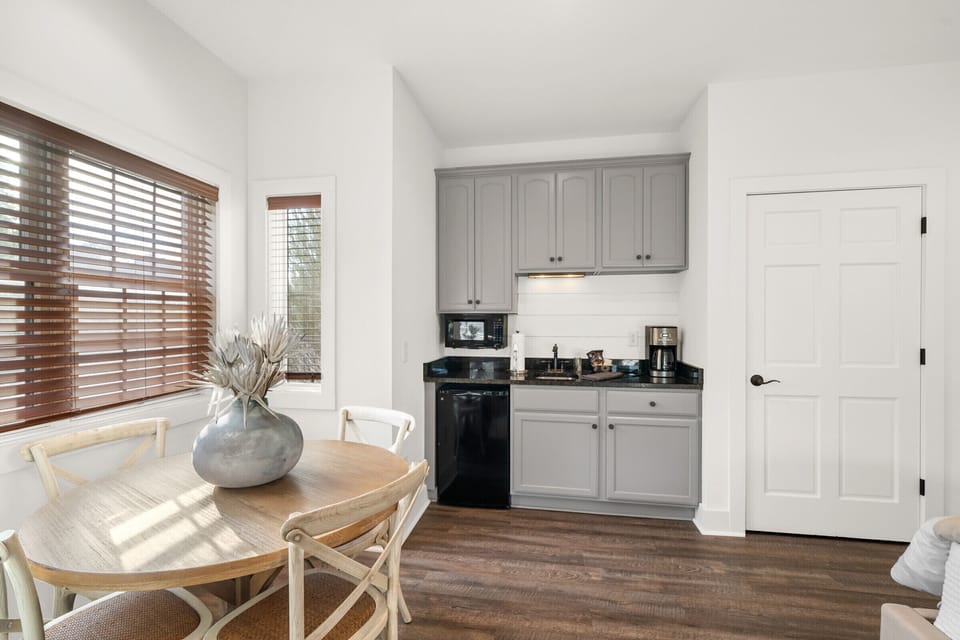 Ground floor studio B kitchenette with mini refrigerator.