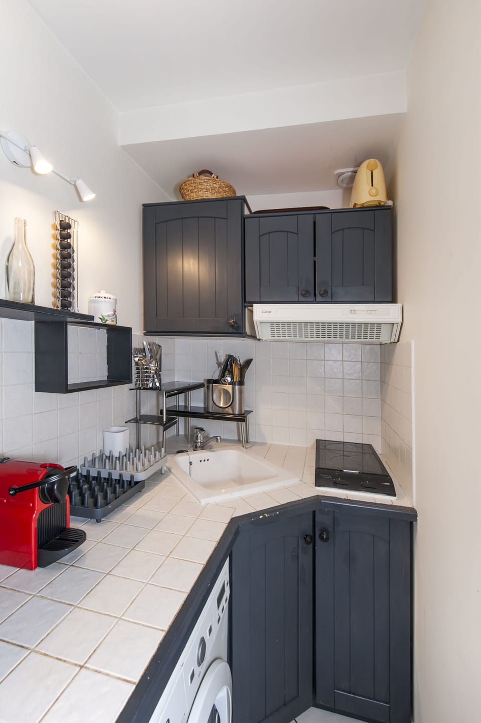 The kitchen, fully equipped