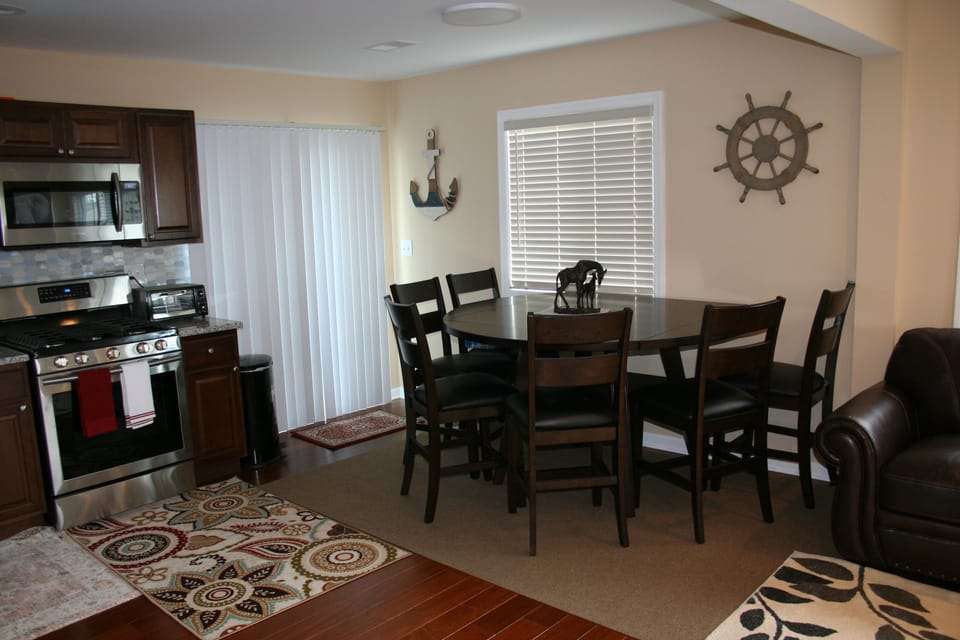 Main Floor - Dining Area
