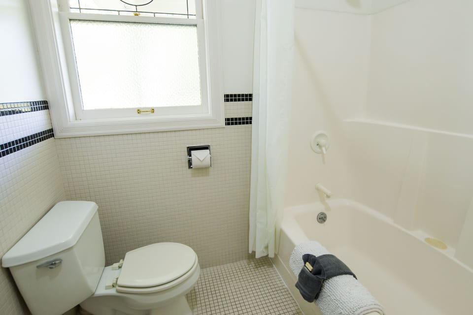 Full bathroom. 