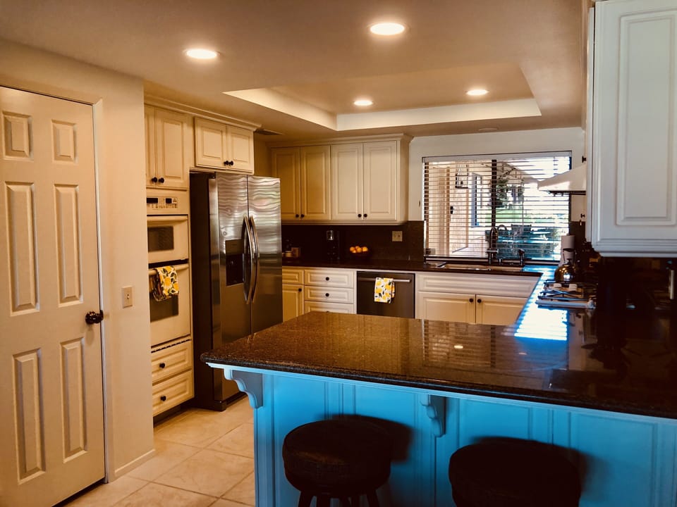 New Bosc dishwasher and new fridge with ice maker