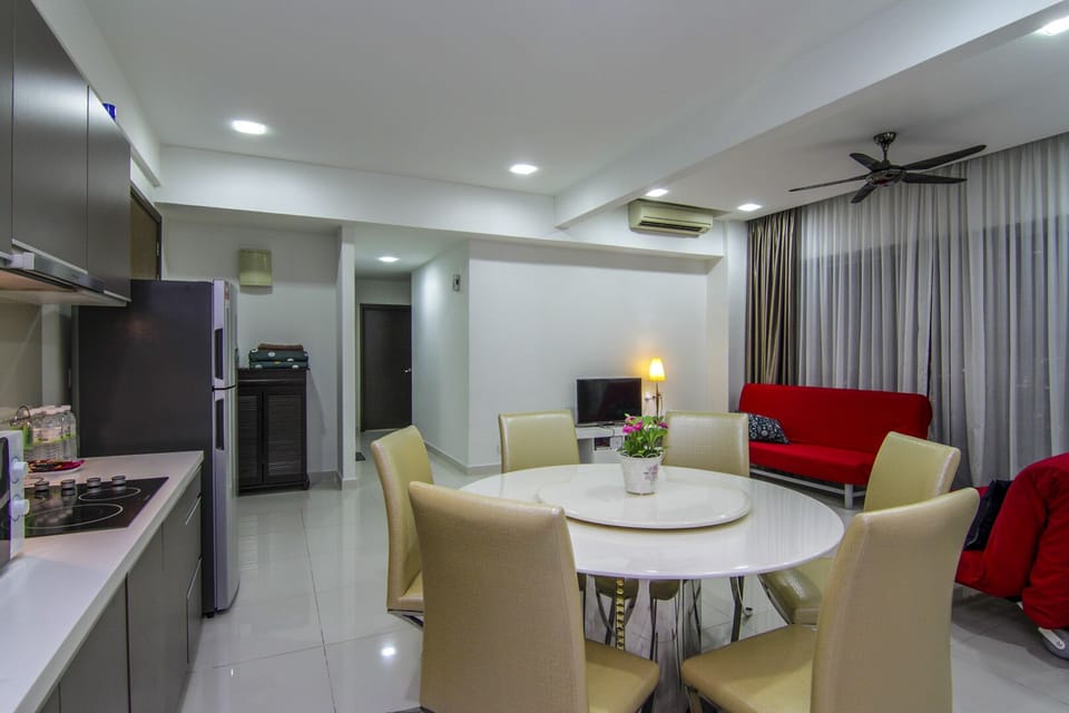 3BR Top KLCC View at Regalia Residence
