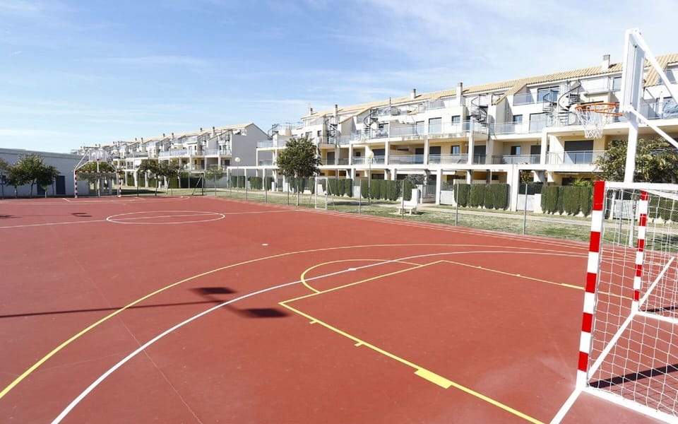 Sport court