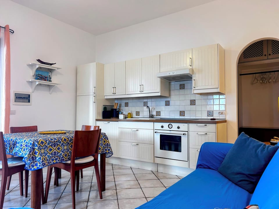 living room kitchen side