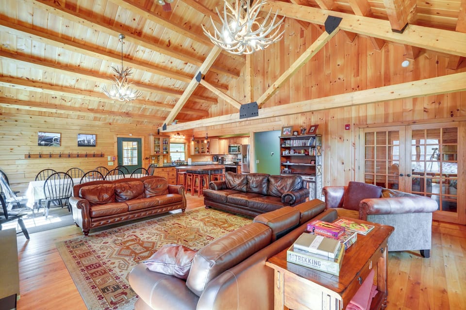 West Dover Vaction Rental Cabin | 5BR | 3BA | 3,500 Sq Ft | Steps Required