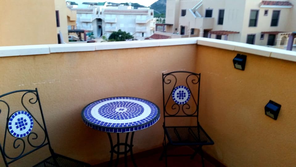 small balcony/patio