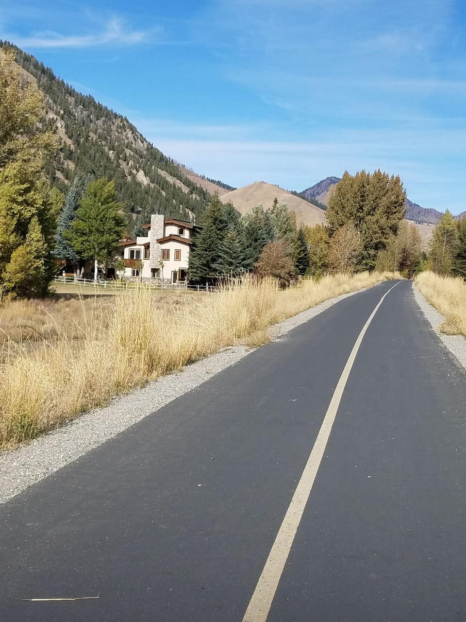 Bike Path in Front of House - Close to Town/Mountain (1/4 mile to Riverrun Lift)