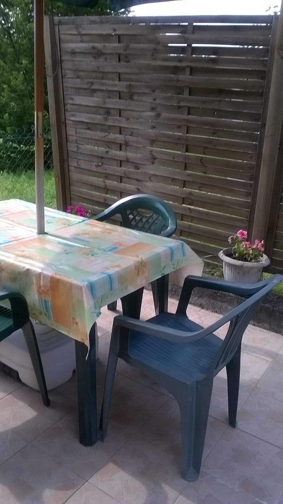 Outdoor dining
