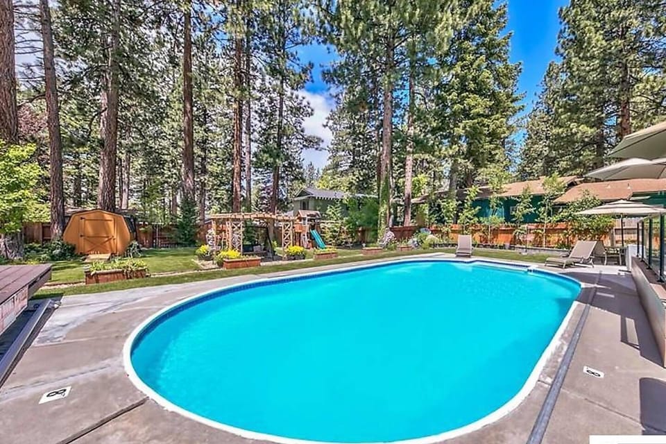 Heated Salt water private swimming pool 2