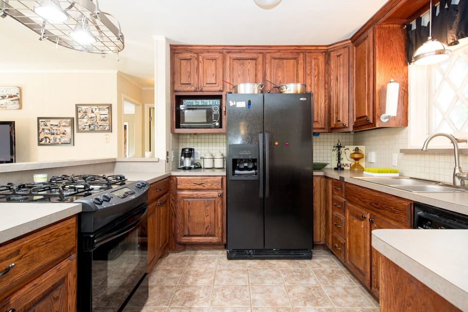 Kitchen is complete with with great amenities!