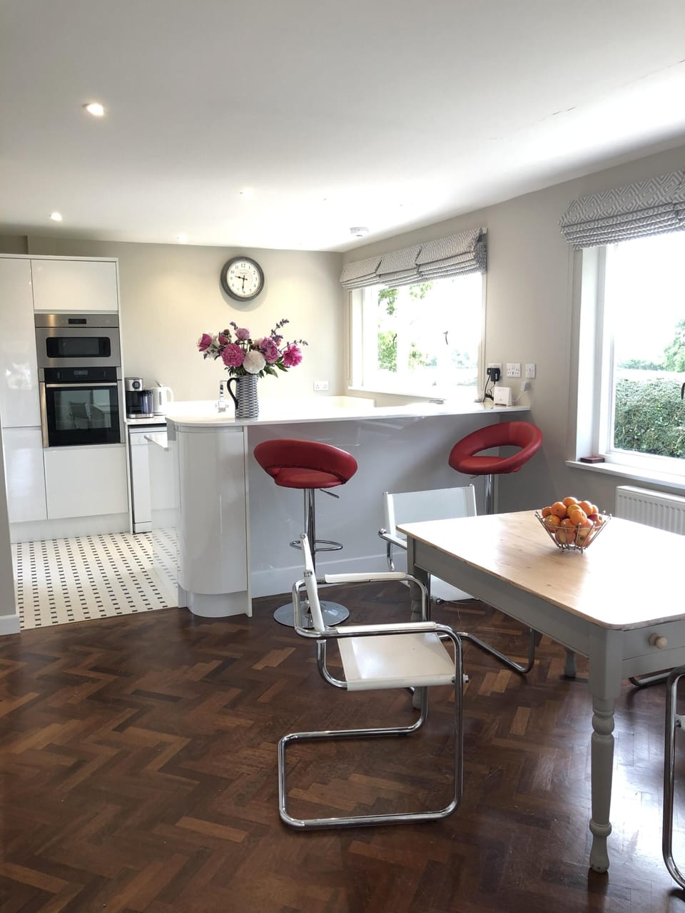 Light and airy Kitchen dining room
