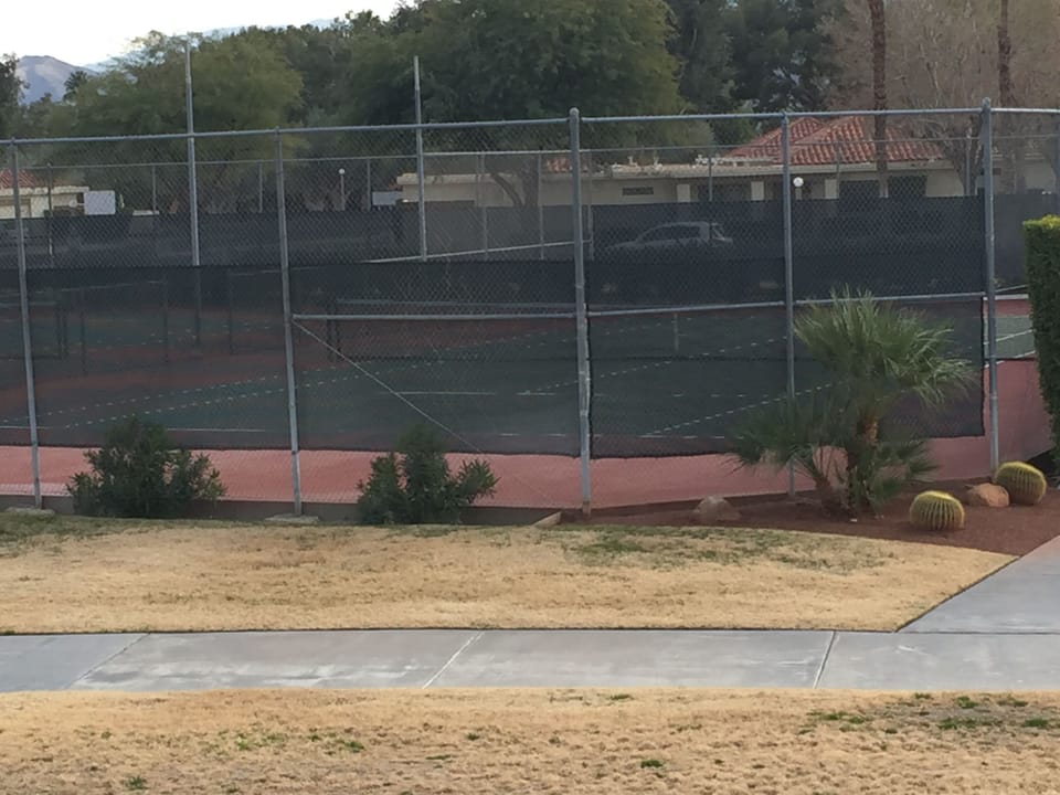 Community tennis court