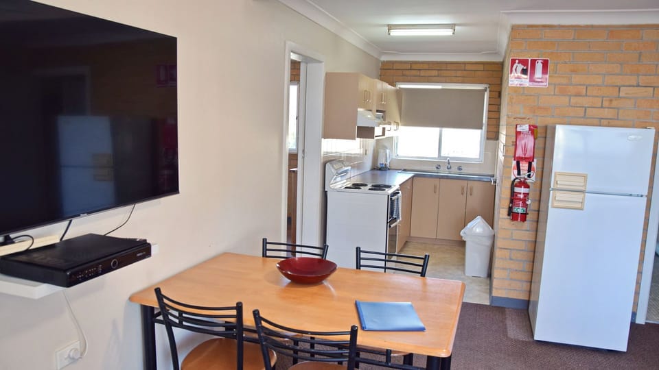 Kitchen and dining area.