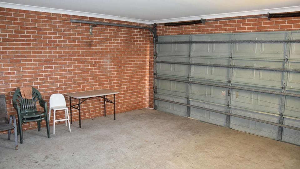 Garage.