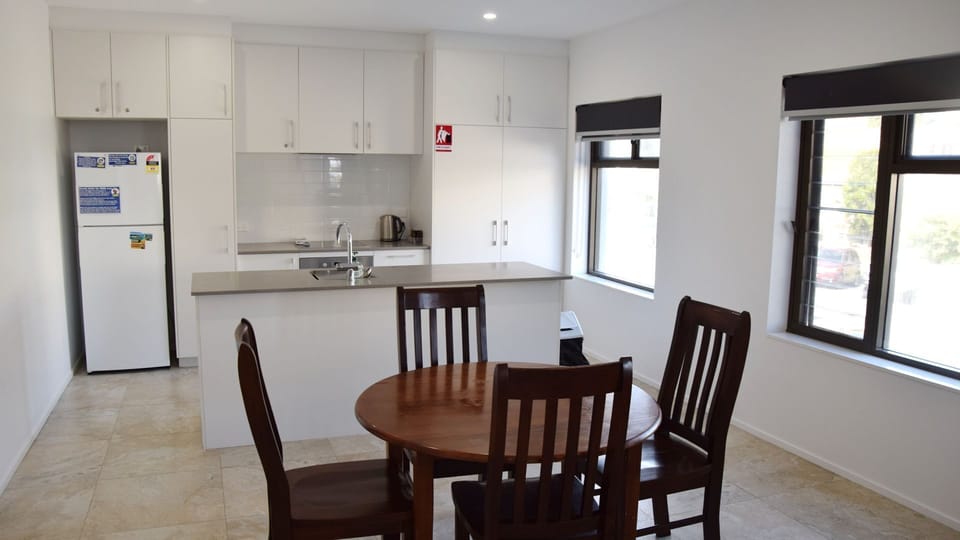 Kitchen and dining area.