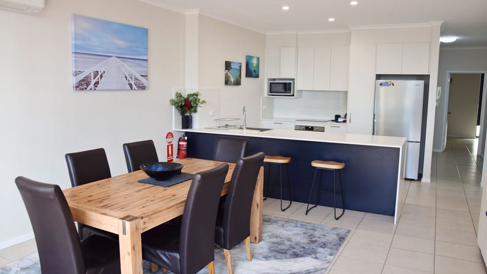 Kitchen and dining area.