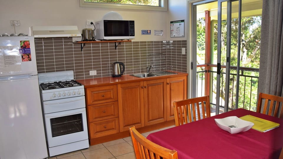 Kitchen and dining area.