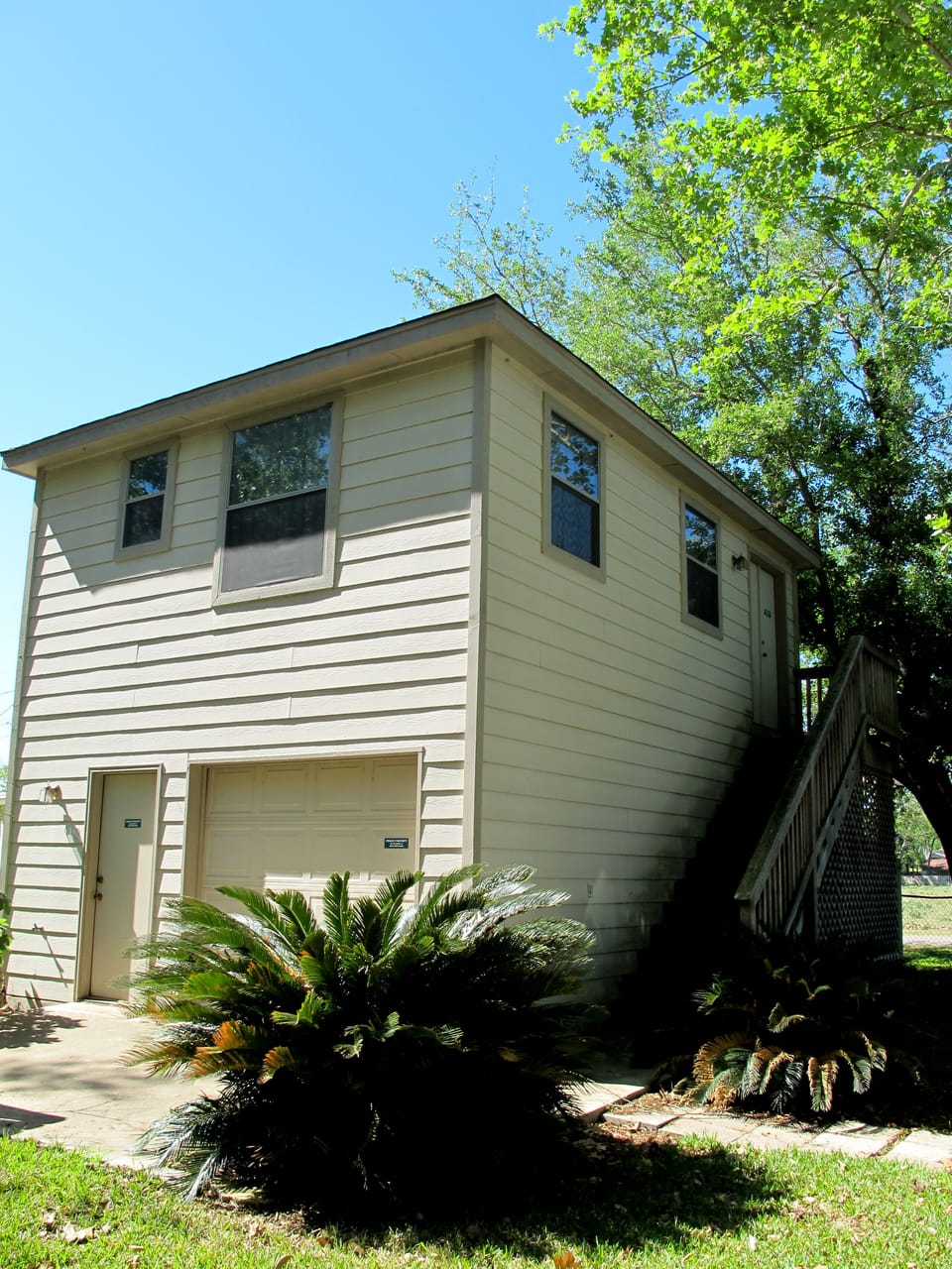 Studio Apartment ($180/Night Rented with the Main House Only)