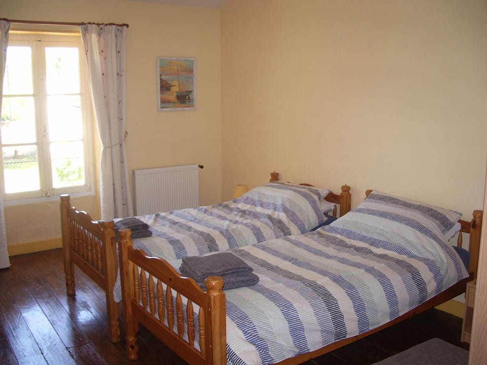 Twin-bedded bedroom
