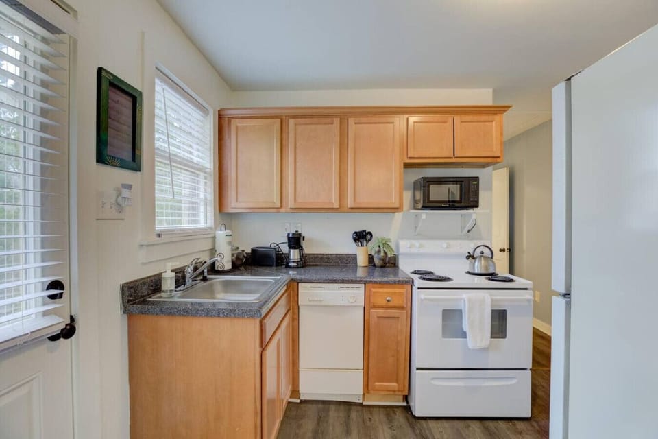 Full kitchen with everything you need for home-cooked meals.
