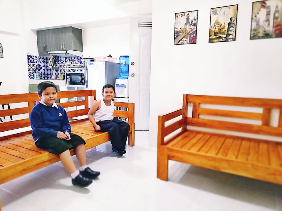 *Expandable 4-seater sofa bed converts into Queen size Sleeper, Space Saver.