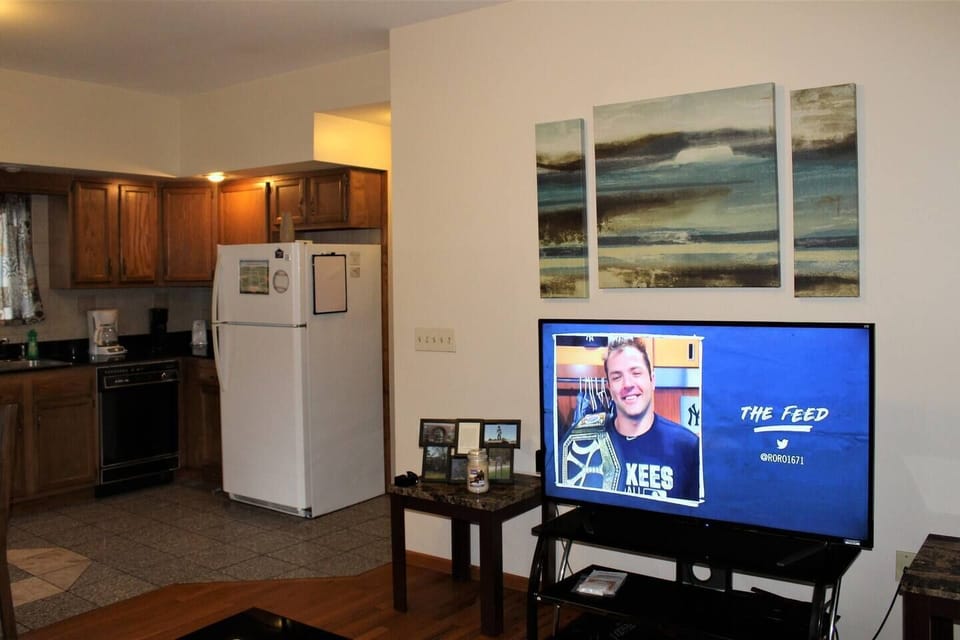 Smart Roku TV - just bring your favorite streaming apps and never miss an episode of your must see TV shows.