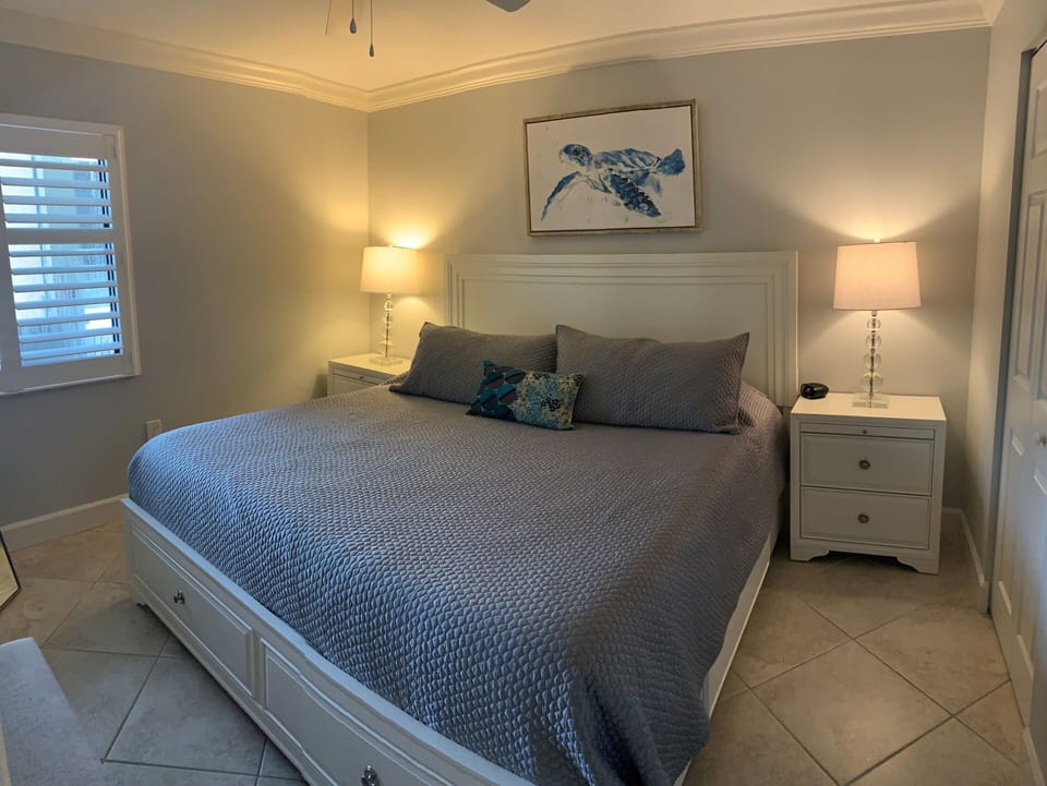 2-209 Guest Bedroom