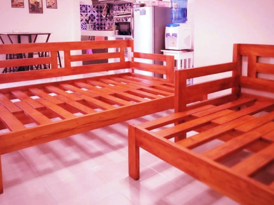 2 expandable queen size sofa beds cocnverts Queen size beds for 4 pax