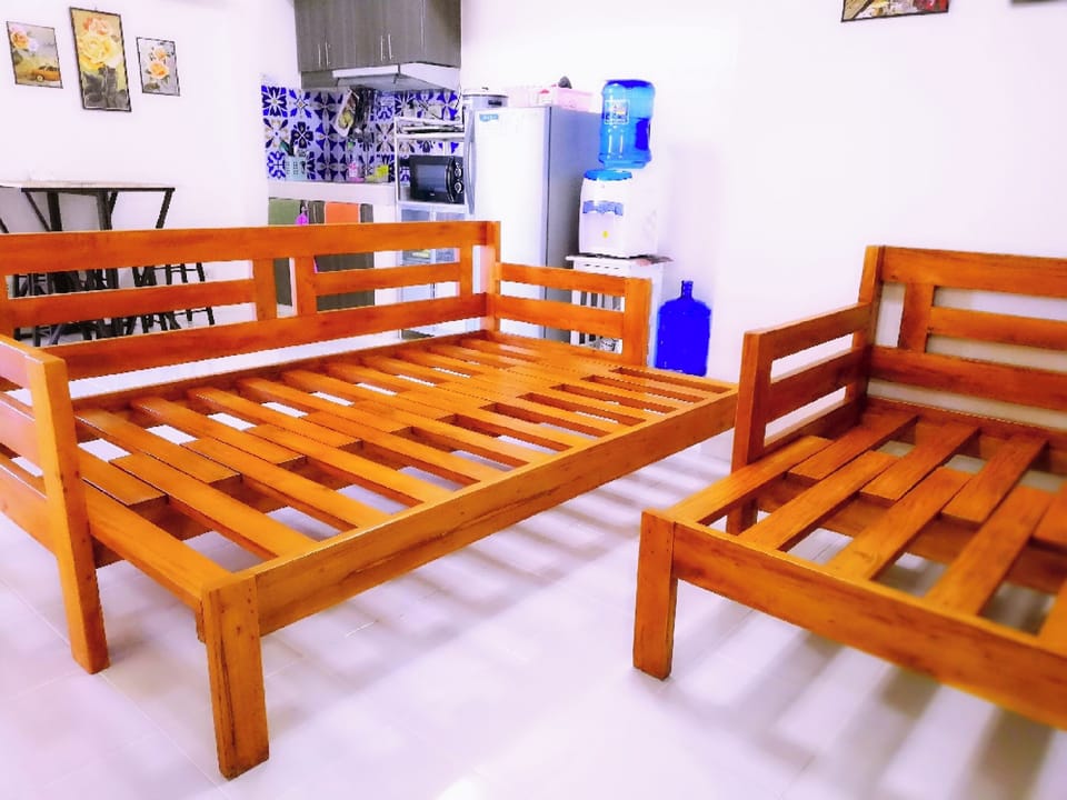 2 expandable queen size sofa beds cocnverts Queen size beds for 4 pax