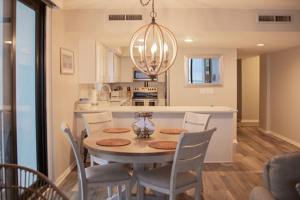 dining kitchen view