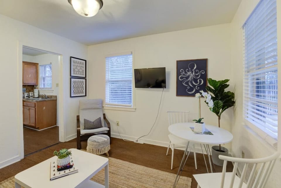 From Beale Street vibes to homey nights in—this space has it all.