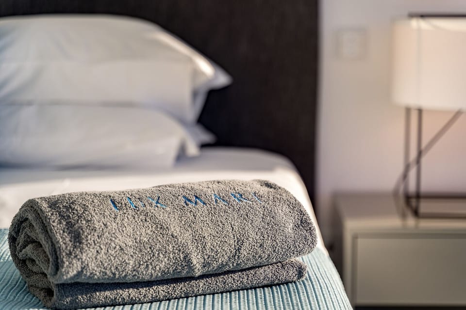 Lux Mare bath towel