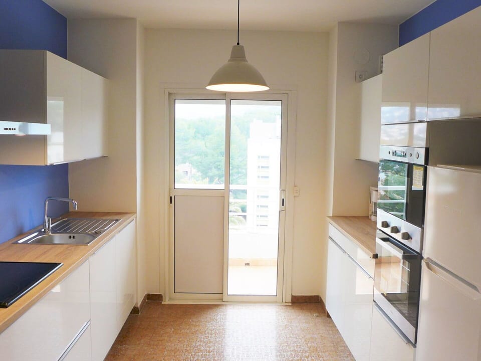 Room, Property, Countertop, Kitchen, Furniture, Floor, Building, Interior Design, Cabinetry, House