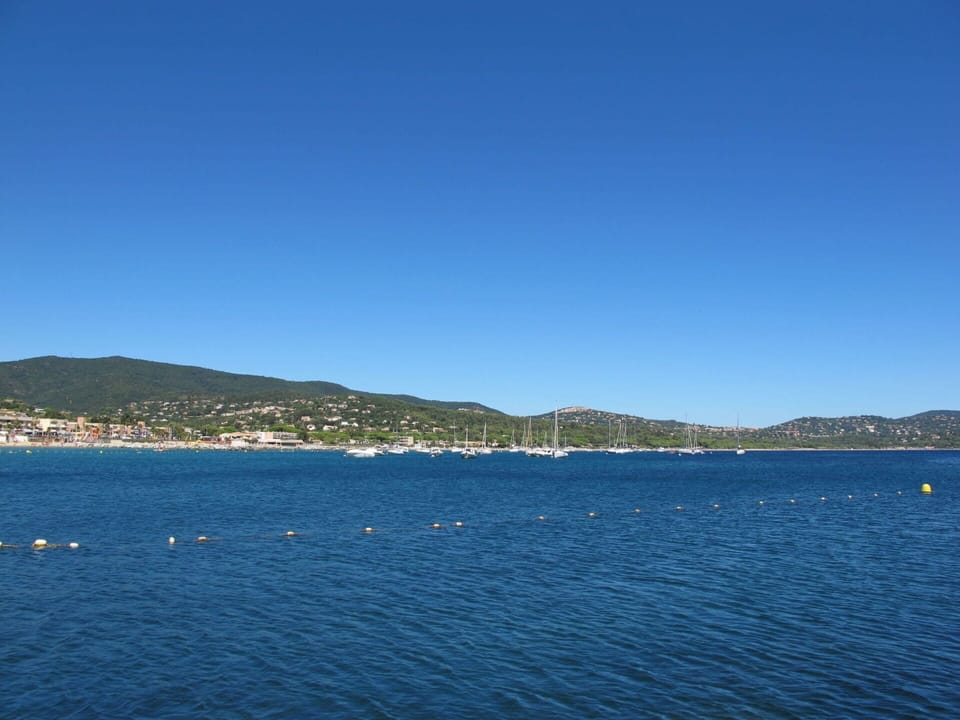 Water, Sky, Water Resources, Mountain, Cloud, Lake, Coastal And Oceanic Landforms, Horizon, Natural Landscape, Mountainous Landforms